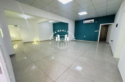 Villa - 2 Bedrooms - 2 Bathrooms for rent in Al Nasr Street - Al Nasr - Doha