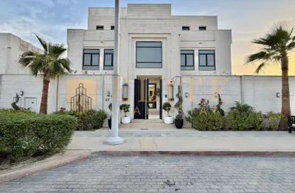 فيلا - 8 غرف نوم - 8 حمامات للايجار في Al Sakhama - الدوحة