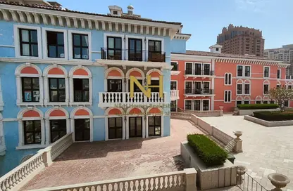 Apartment - 1 Bedroom - 2 Bathrooms for rent in Carnaval - Qanat Quartier - The Pearl Island - Doha