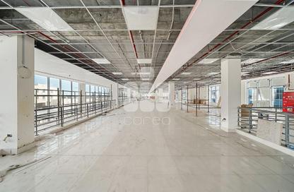 Show Room - Studio - 4 Bathrooms for rent in East Industrial Street - Birkat Al Awamer - Al Wakra