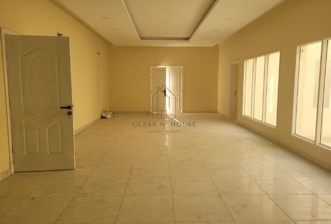 1010302 - Property Image 3