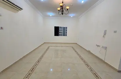 Apartment - 2 Bedrooms - 2 Bathrooms for rent in Umm Ghuwailina 4 - Umm Ghuwailina - Doha Apartment - 2 Bedrooms - 2 Bathrooms for rent in Umm Ghuwailina 4 - Umm Ghuwailina - Doha