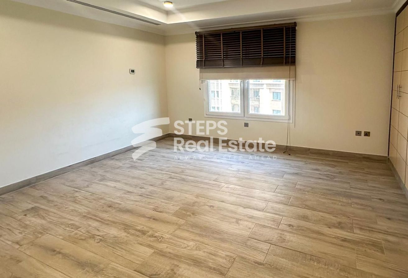 Spacious Apartment with Balcony and City Views