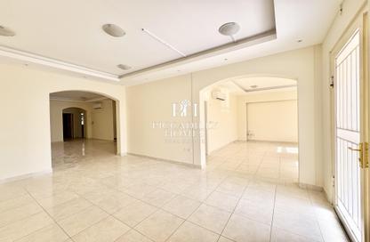 Villa - 5 Bedrooms - 6 Bathrooms for rent in Al Markhiya Street - Al Markhiya - Doha