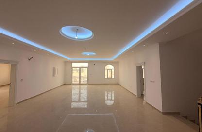 Villa - 7 Bedrooms - 7+ Bathrooms for rent in Al Kheesa - Al Kheesa - Umm Salal Mohammed