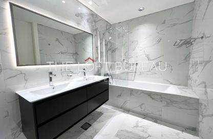 Apartment - 2 Bedrooms - 4 Bathrooms for sale in Crystal Residence - Gewan Island - The Pearl Island - Doha
