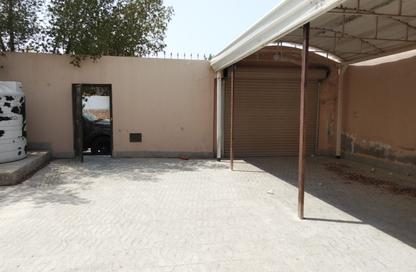 Villa - 3 - 2 for rent in OqbaBin Nafie Steet - Old Airport Road - Doha
