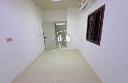 Villa - Studio - 1 Bathroom for rent in Al Maamoura - Al Maamoura - Doha