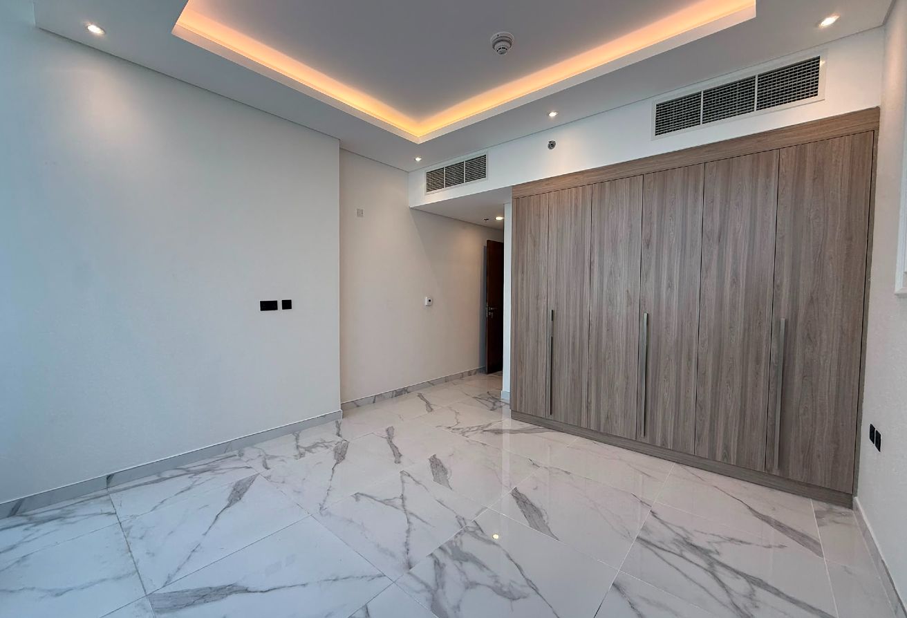 Panoramic Sea View 2BR+Maid | Venice Tower Marina thumbnail 8