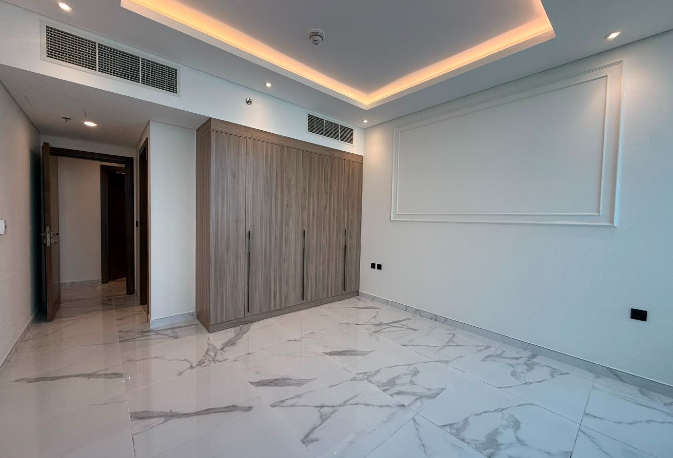 Panoramic Sea View 2BR+Maid | Venice Tower Marina thumbnail 15