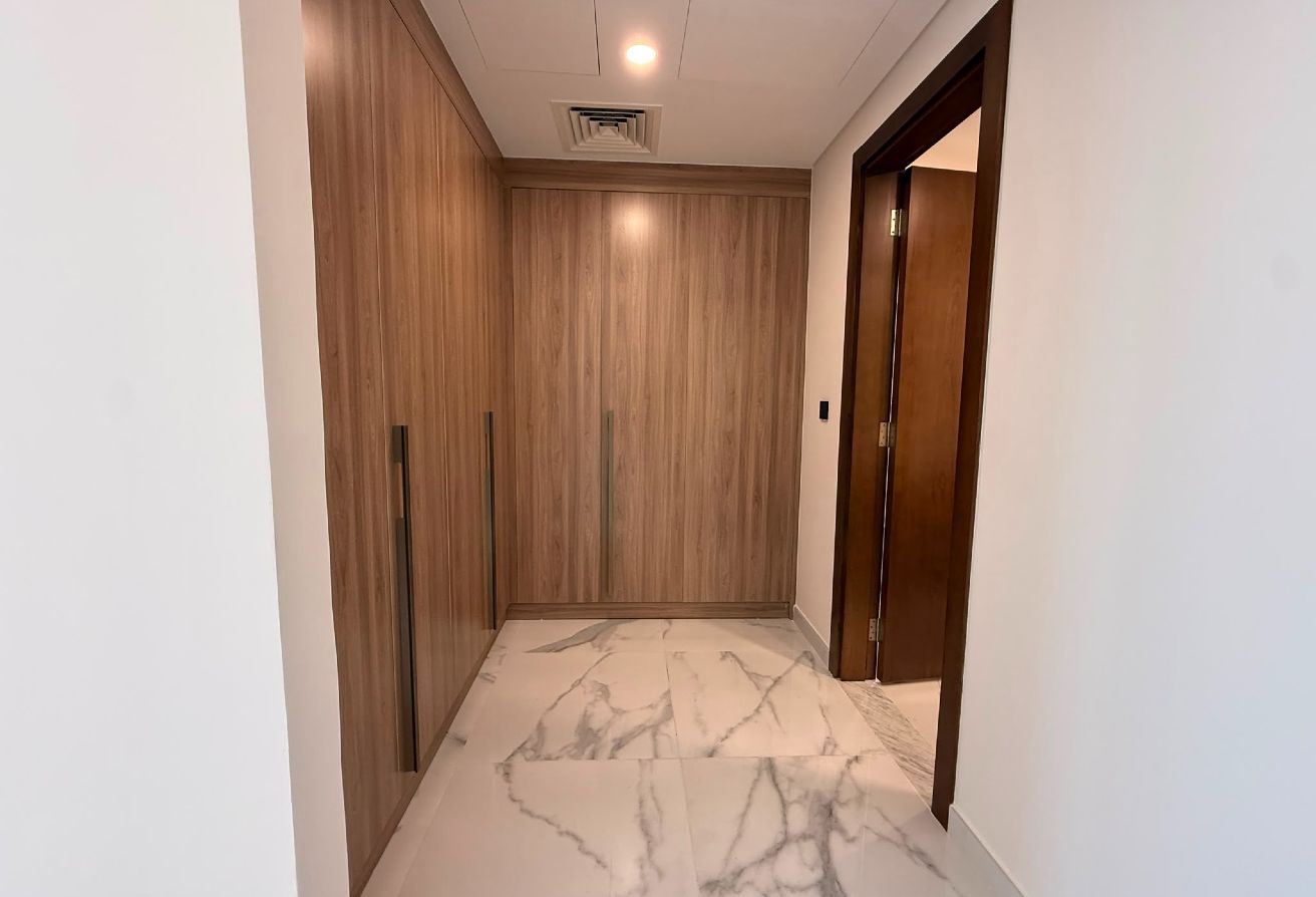 Panoramic Sea View 2BR+Maid | Venice Tower Marina thumbnail 20