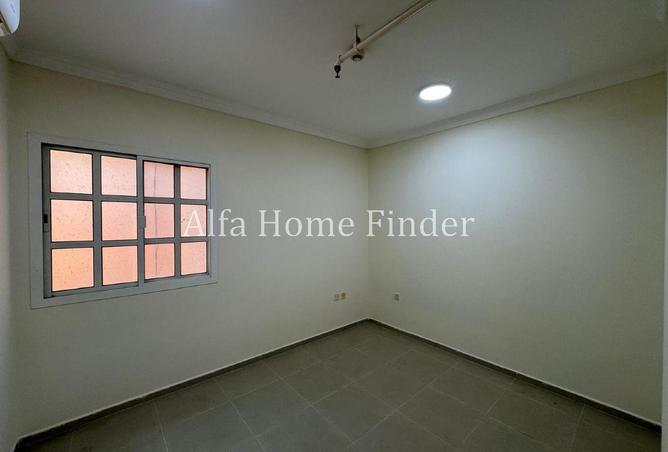 1002089 - Property Image 3