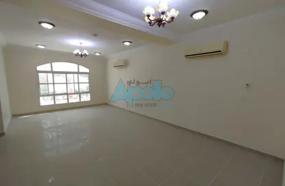 فيلا - 5 غرف نوم - 7 حمامات للايجار في منطقة مويثر - الريان - الدوحة