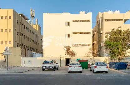 Labor Camp - Studio - 7 Bathrooms for rent in Industrial Area 4 - Industrial Area - Industrial Area - Doha