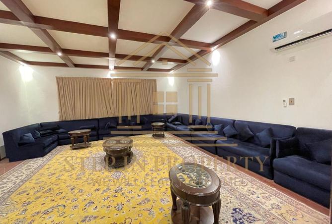 988726 - Property Image 2