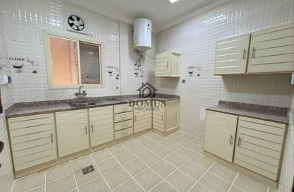 Apartment - 3 Bedrooms - 3 Bathrooms for rent in Thabit Bin Zaid Street - Al Mansoura - Doha