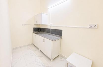 Apartment - Studio - 1 Bathroom for rent in Salwa Road - Al Aziziyah - Doha