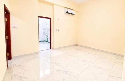 Apartment - Studio - 1 Bathroom for rent in Salwa Road - Al Aziziyah - Doha
