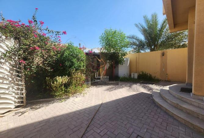 985669 - Property Image 2