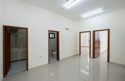 مساحات مكتبية - غرفة نوم - 1 حمام للايجار في ام غوالينا تجارية - ام غويلينا - أم غويلينا - الدوحة