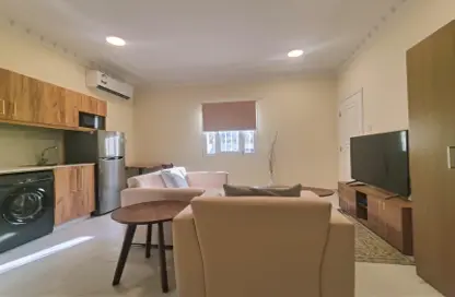 Apartment - 1 Bathroom for rent in Street 871 - Al Duhail South - Al Duhail - Doha