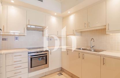 Apartment - 1 Bedroom - 2 Bathrooms for rent in Carnaval - Qanat Quartier - The Pearl Island - Doha