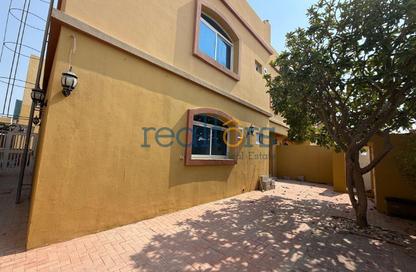 Compound - 4 Bedrooms - 5 Bathrooms for rent in Bu Hamour Street - Abu Hamour - Doha