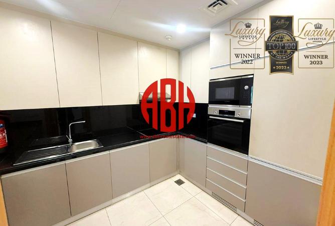 982632 - Property Image 2