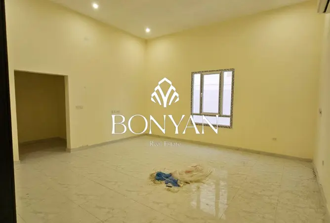 61113119 - Property Image 3