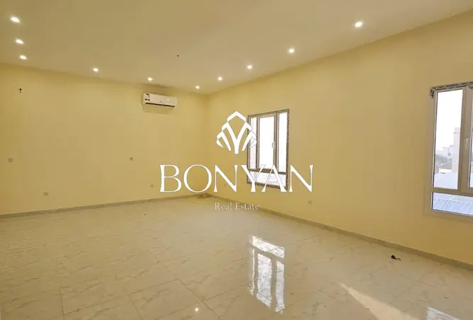 61113119 - Property Image 2