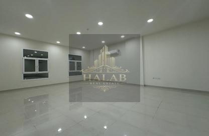 Apartment - 3 Bedrooms - 3 Bathrooms for rent in Fereej Kulaib - Doha