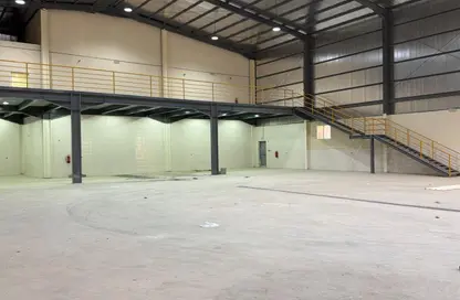 Warehouse - Studio - 6 Bathrooms for rent in East Industrial Street - Birkat Al Awamer - Al Wakra
