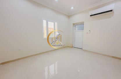 Apartment - 2 Bedrooms - 3 Bathrooms for rent in Anas Street - Fereej Bin Mahmoud North - Fereej Bin Mahmoud - Doha
