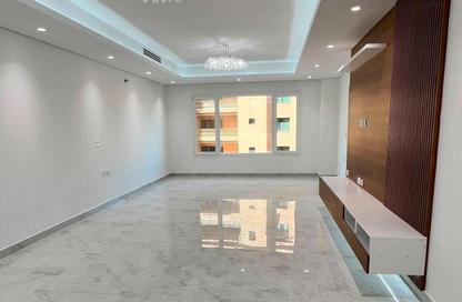 Apartment - 2 Bedrooms - 3 Bathrooms for rent in East Porto Drive - Porto Arabia - The Pearl Island - Doha Apartment - 2 Bedrooms - 3 Bathrooms for rent in East Porto Drive - Porto Arabia - The Pearl Island - Doha