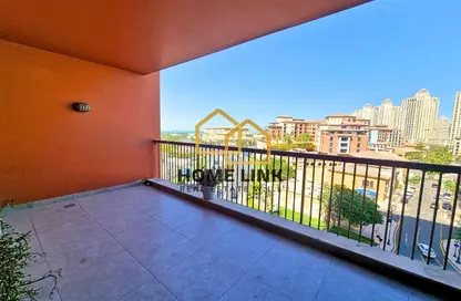 شقة - 2 غرف نوم - 3 حمامات للايجار في طريق بورتو الغربي - بورتو أرابيا - جزيرة اللؤلؤة - الدوحة