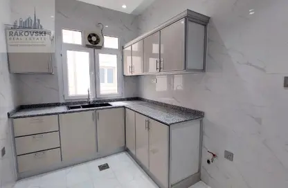 شقة - 2 غرف نوم - 2 حمامات للايجار في شارع المطار القديم - طريق المطار القديم - الدوحة