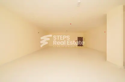 Office Space - Studio - 1 Bathroom for rent in Umm Qarn - Al Daayen