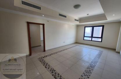 Apartment - 1 Bedroom - 2 Bathrooms for rent in Tower 29 - Porto Arabia - The Pearl Island - Doha Apartment - 1 Bedroom - 2 Bathrooms for rent in Tower 29 - Porto Arabia - The Pearl Island - Doha