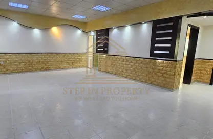 شقة - 2 غرف نوم - 2 حمامات للايجار في منطقة مويثر - الريان - الدوحة