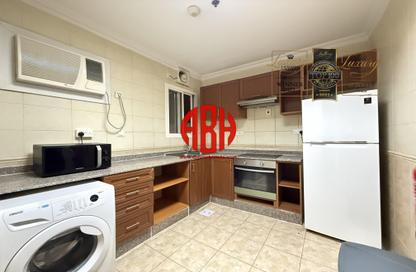 Apartment - 2 Bedrooms - 3 Bathrooms for rent in Musheireb Tower - Musheireb - Musheireb - Doha