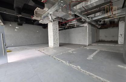 Show Room - Studio - 3 Bathrooms for rent in Lusail Marina Heights - Marina District - Lusail