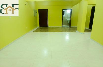 Apartment - 2 Bedrooms - 2 Bathrooms for rent in Al Mansoura - Al Mansoura - Doha