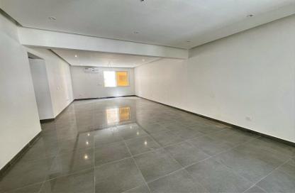 Apartment - 3 Bedrooms - 3 Bathrooms for rent in Thabit Bin Zaid Street - Al Mansoura - Doha