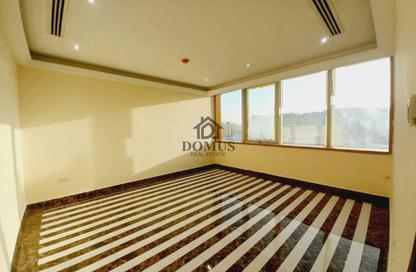 Apartment - 2 Bedrooms - 2 Bathrooms for rent in Thabit Bin Zaid Street - Al Mansoura - Doha