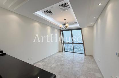 Apartment - 2 Bedrooms - 2 Bathrooms for rent in Zig Zag Towers - West Bay - Doha