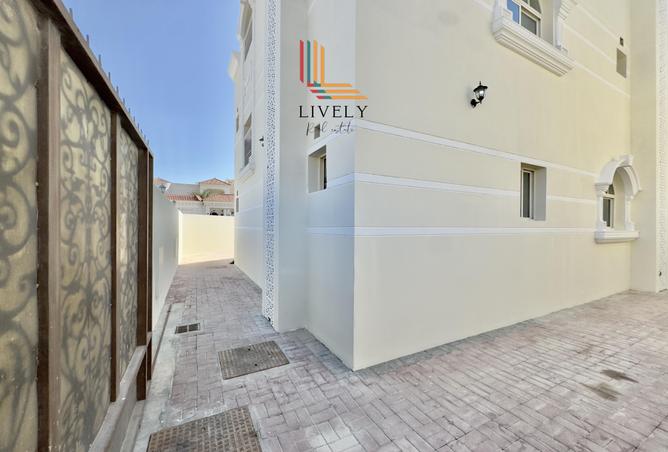 51673703 - Property Image 2