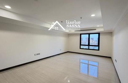 Apartment - 1 Bedroom - 2 Bathrooms for rent in Porto Arabia - The Pearl Island - Doha
