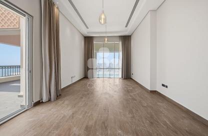 Duplex - 3 Bedrooms - 4 Bathrooms for rent in Viva West - Viva Bahriyah - The Pearl Island - Doha