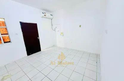 Apartment - 1 Bathroom for rent in Al Maamoura - Al Maamoura - Doha Apartment - 1 Bathroom for rent in Al Maamoura - Al Maamoura - Doha