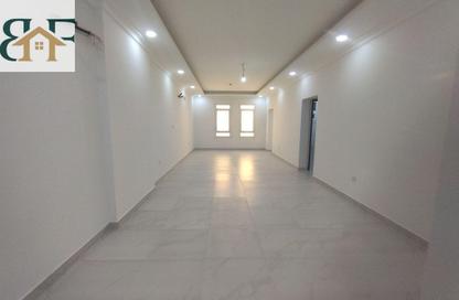 Apartment - 2 - 3 for rent in Umm Ghwailina Comm - Umm Ghuwalina - Umm Ghuwailina - Doha Apartment - 2 - 3 for rent in Umm Ghwailina Comm - Umm Ghuwalina - Umm Ghuwailina - Doha